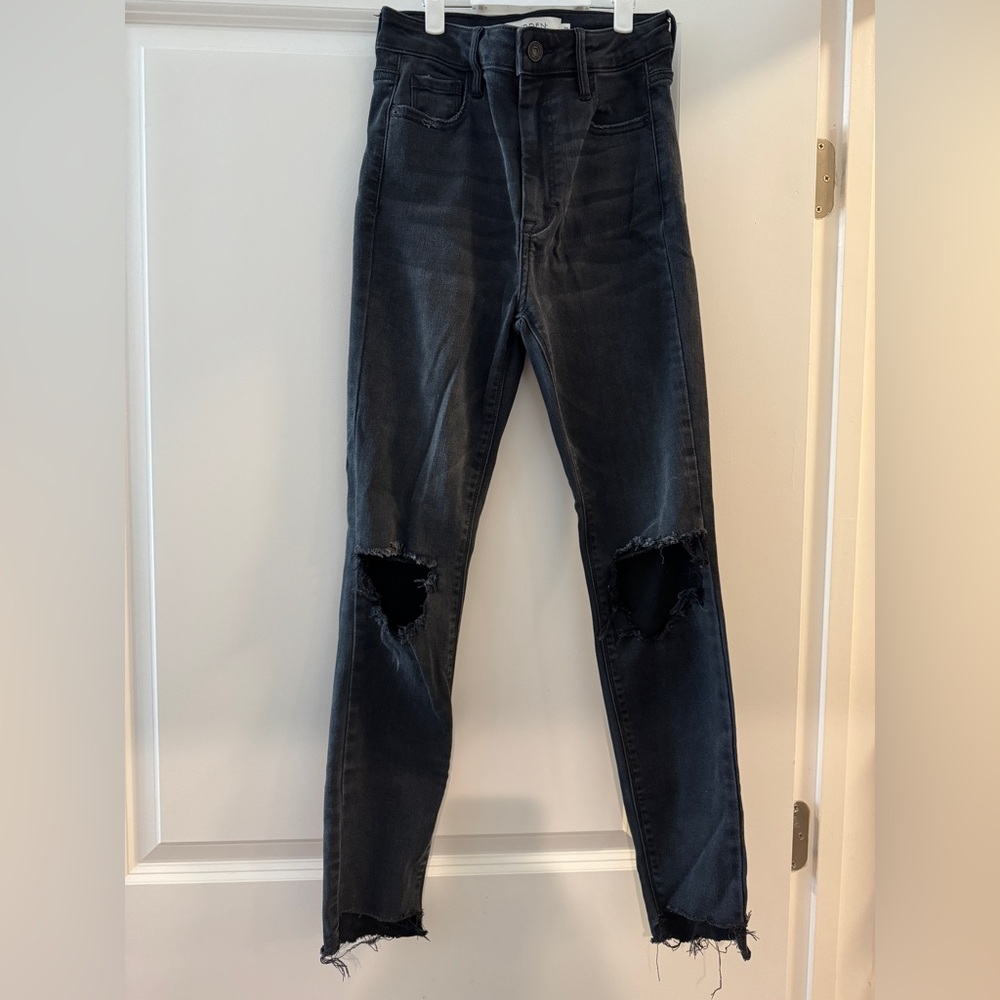Trendy Black Ripped Jeans